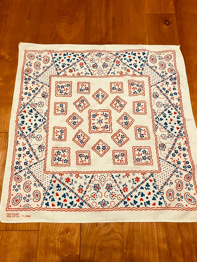 RN13960 クッキー柄　バンダナ　トリコロール