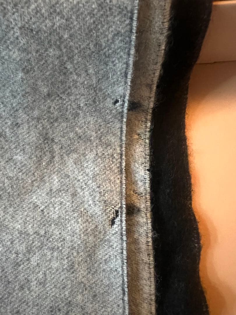 Louis Vuitton LV スプリット マフラー グレー/ブラック