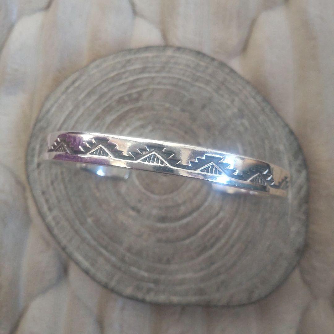 navajo・Troy Laner・OLDスタンプ ワーク ミドルバングル・希少