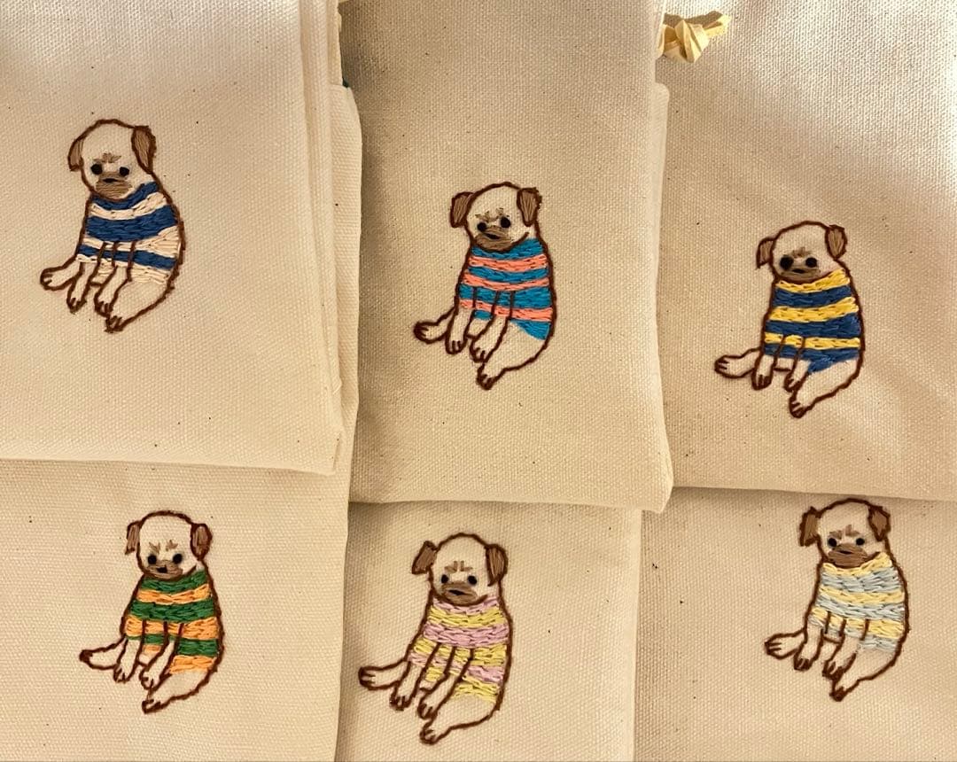 シー様オーダー　刺繍　ハンドメイド　巾着　パグ　犬　手刺繍　キナリ　巾着ポーチ