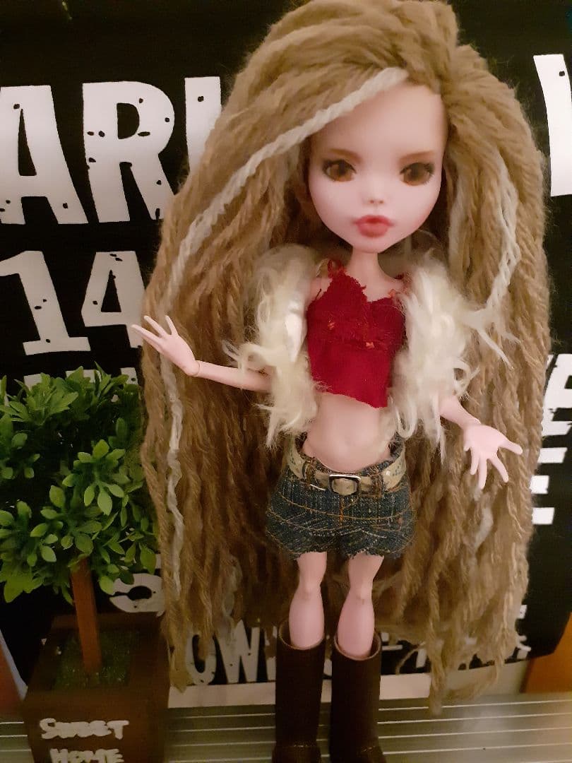 最終  モンスターハイ( *´艸｀)ドラキュローラ