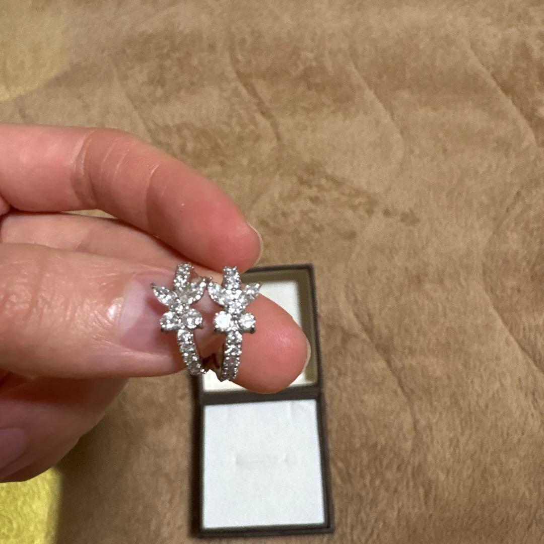 ダイヤモンドフープピアス バタフライモチーフ 0.70ct
