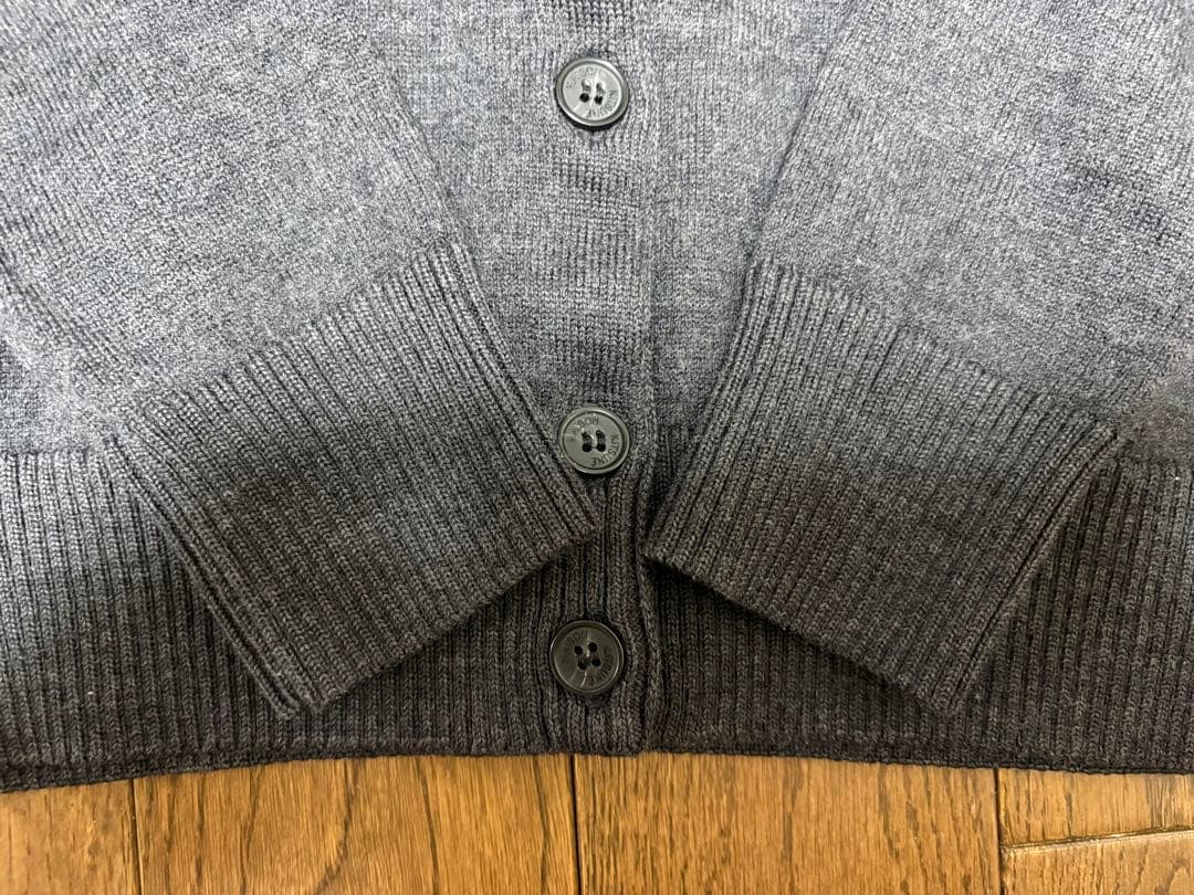 メゾンキツネ MAISON KITSUNE カーディガン グレー