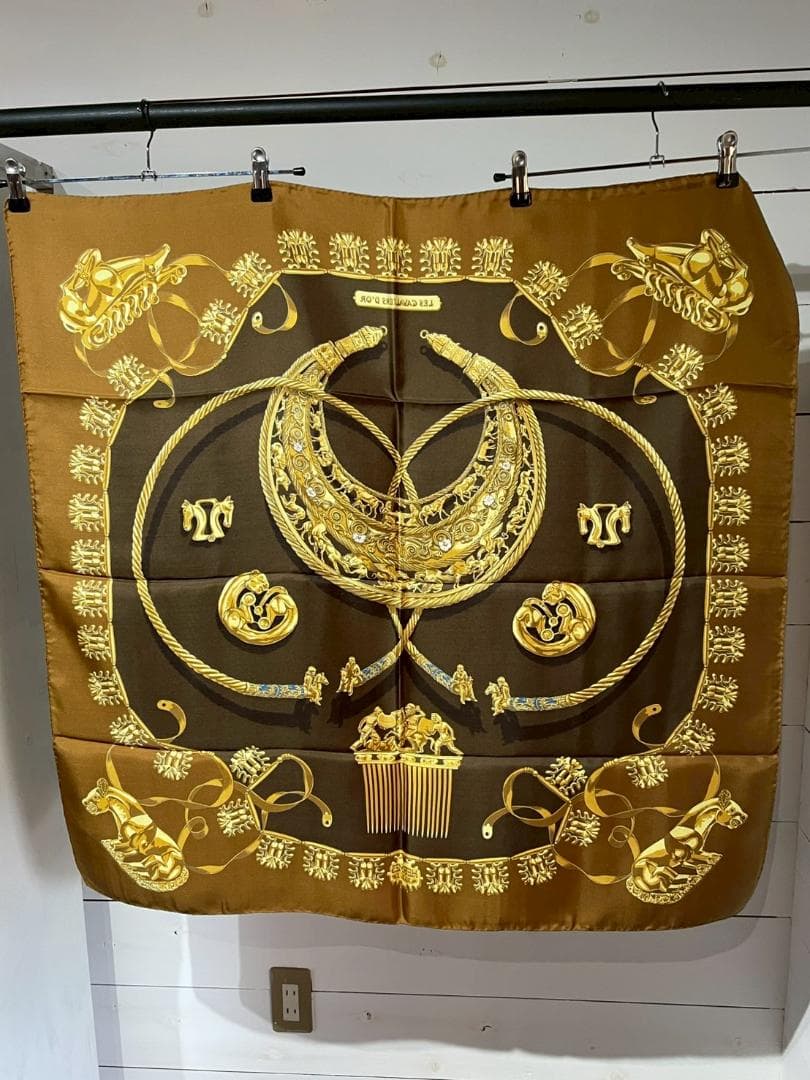 エルメス カレ90 LES CAVALIERS D'OR（黄金の騎士）