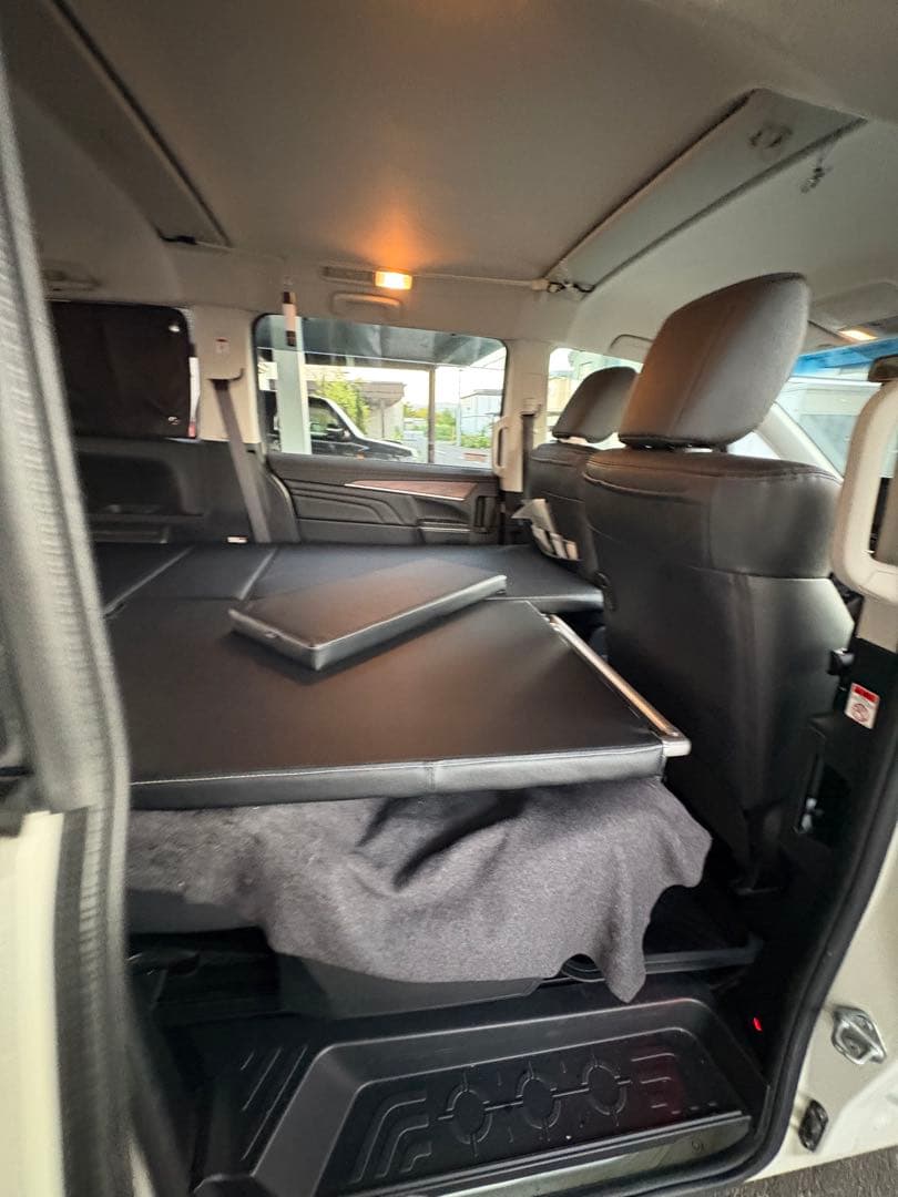 デリカD5専用ベッドキットの天板ブラック