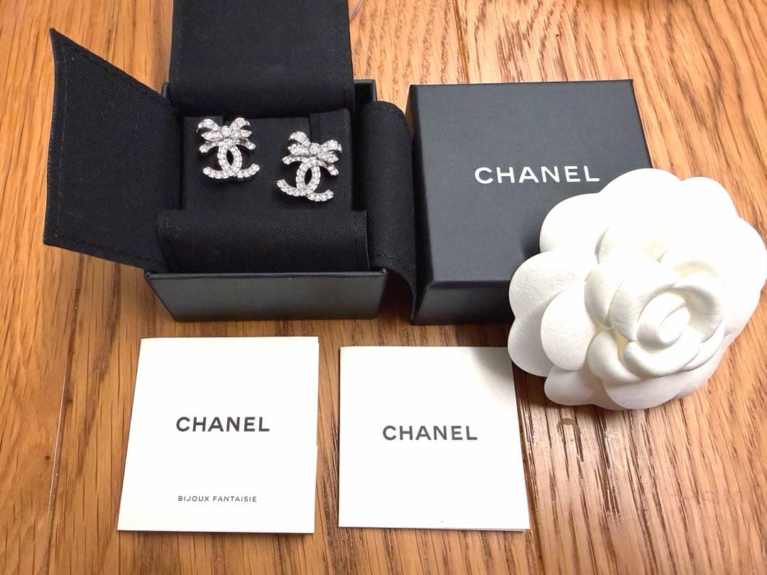 新品CHANEL リボン ピアス シルバー