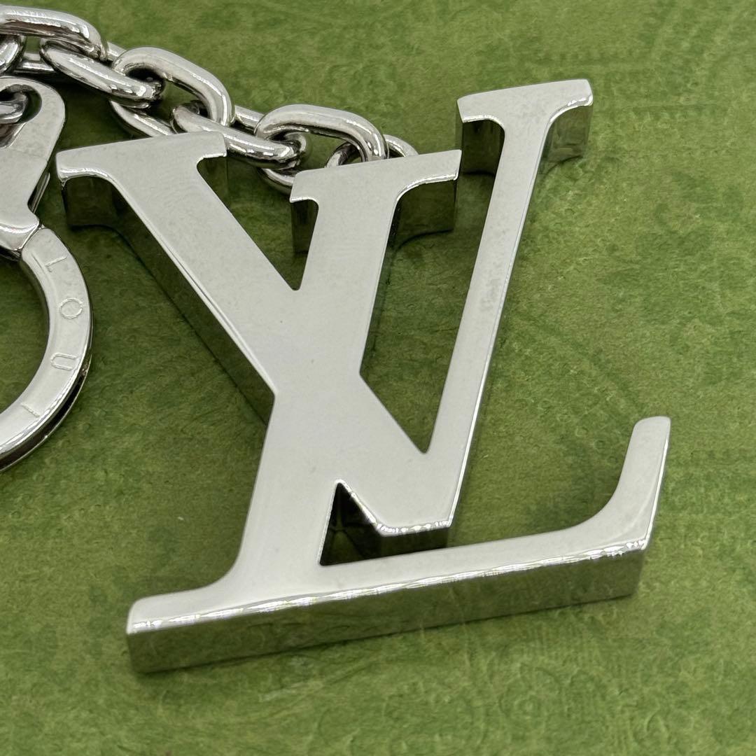 ルイヴィトン ポルト クレ イニシャル LV キーホルダー 077615