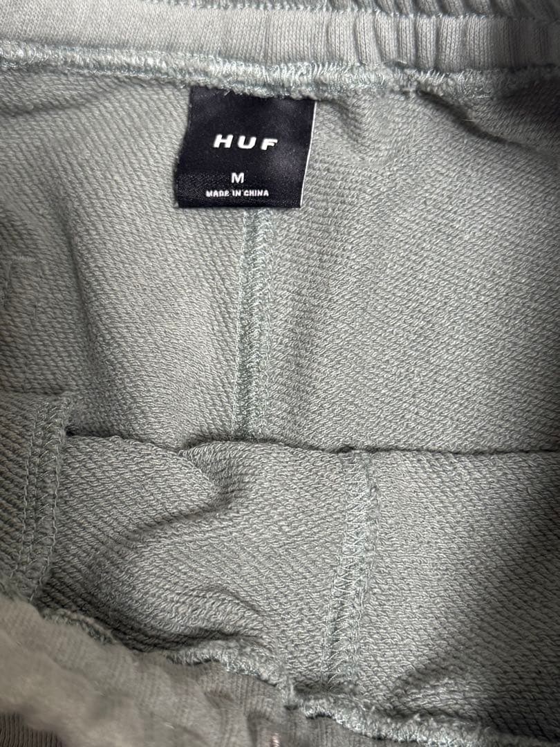 HUF グリーン フルジップパーカーSとスウェットパンツ Mのセットアップ