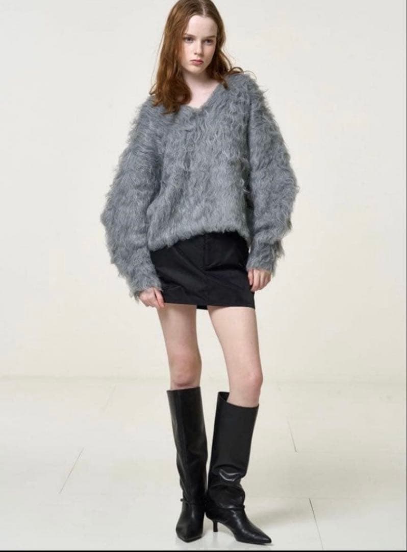 【THE TOÉ】 Pigalle shaggy Vneck knit