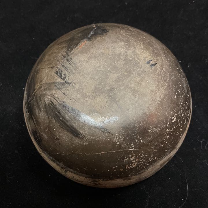 ペルー　地上絵のナスカの土中から発掘された土器です