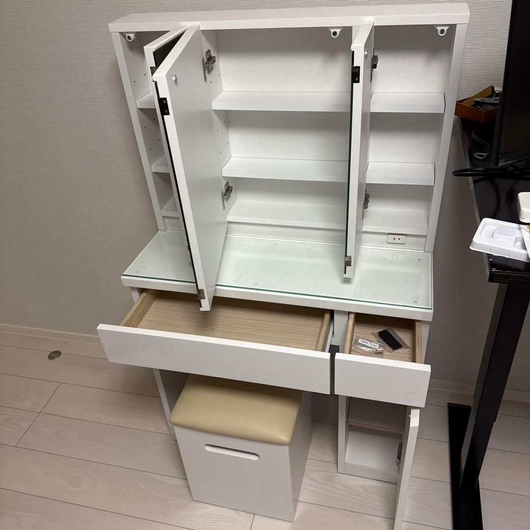 ニトリ　ドレッサー（三面鏡、イス付き）