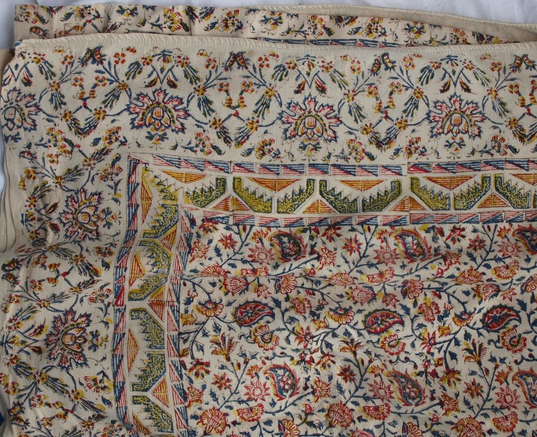 大きな綿布にペルシャの多様な花を捺染、ヴィンテージ・カラム・カーリ　残された花々