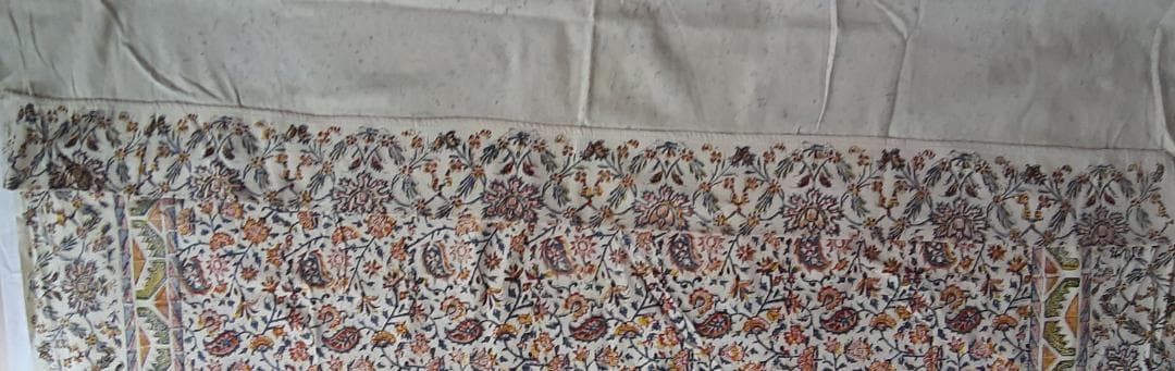 大きな綿布にペルシャの多様な花を捺染、ヴィンテージ・カラム・カーリ　残された花々