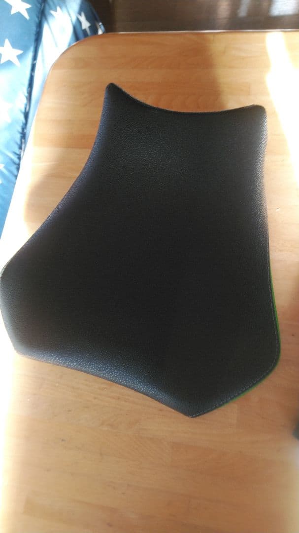 カワサキZH2ローシート カワサキプラザ純正品 2cmダウン　極美品