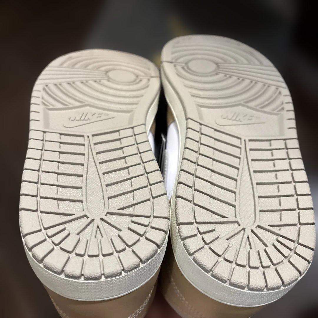 T*a様 ナイキ nike AIR JORDAN 1MID DQ8426-200