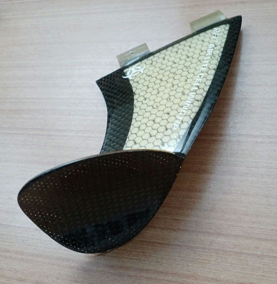 RFC AIR LITE CELL WINGTIP　カーボン センターフィン
