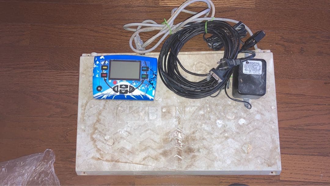 鳩レース用電子時計　「BENZING」