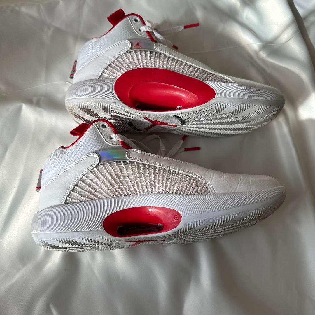 NIKE JORDAN 赤 白 スニーカー ジョーダン 25.5cm