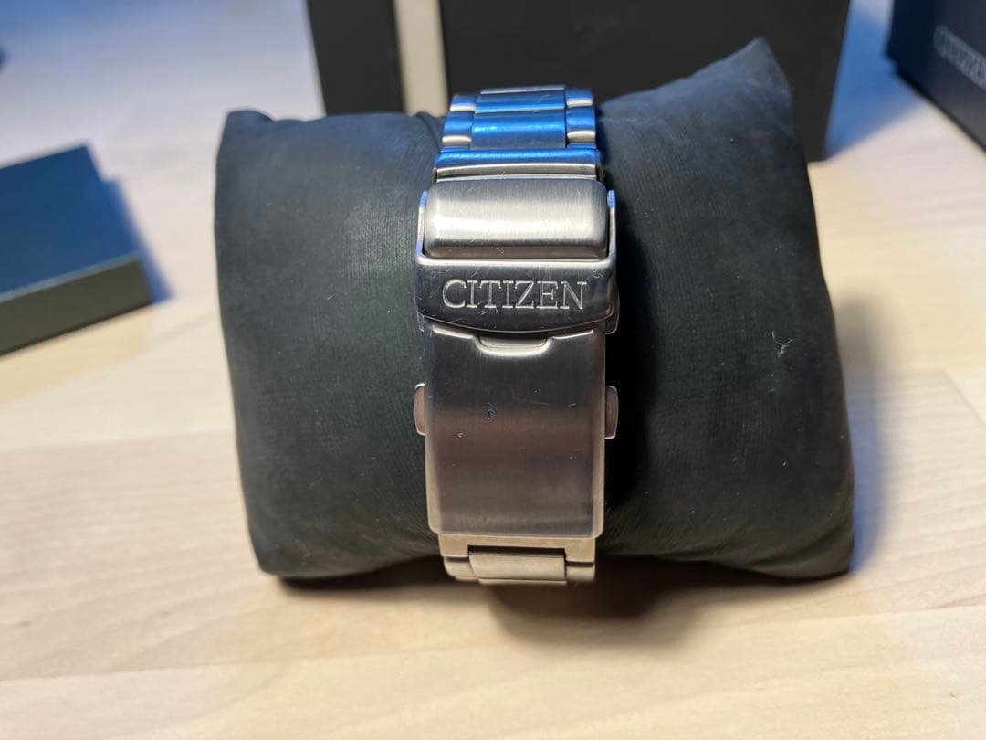 CITIZEN Eco-Drive 電波腕時計チタン製