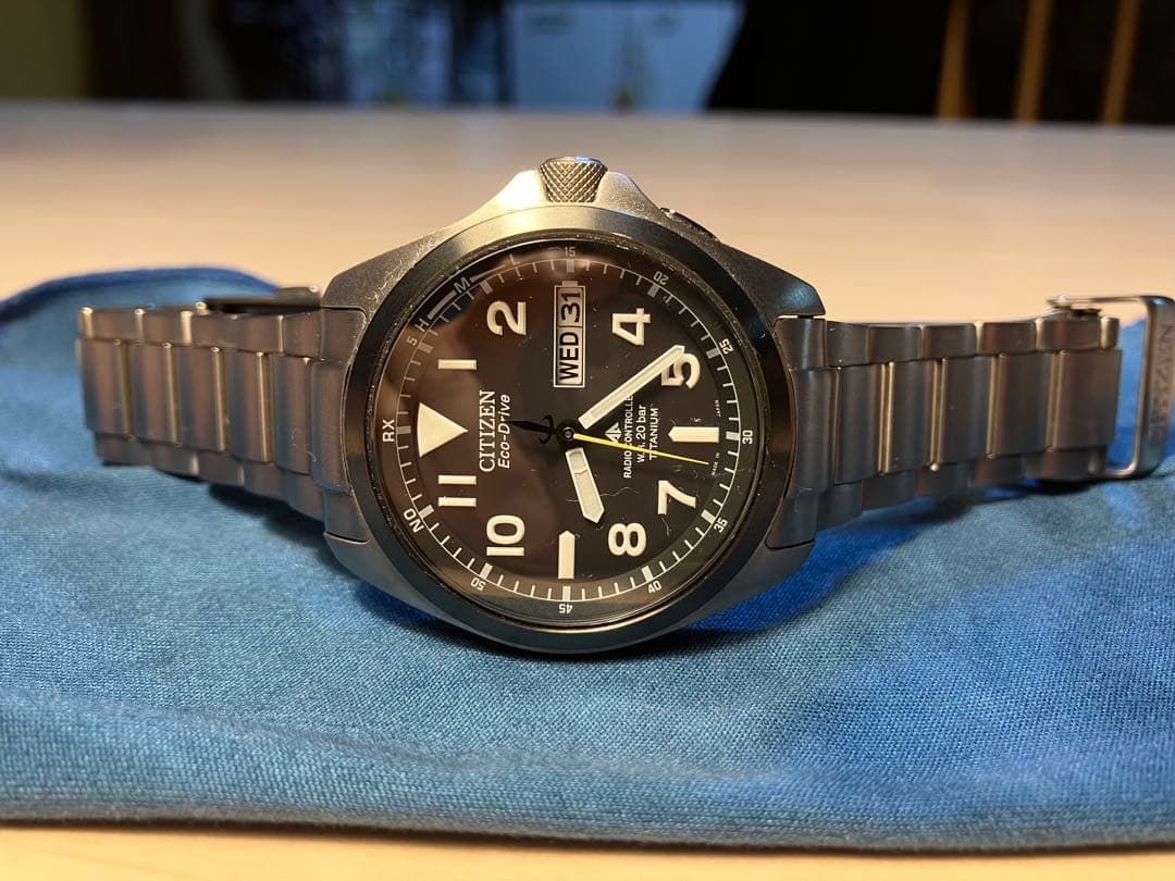 CITIZEN Eco-Drive 電波腕時計チタン製