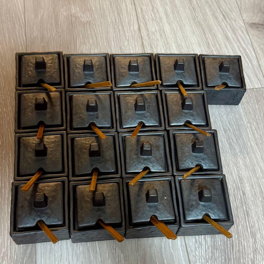 【数の指定OK】　黒　陶器　調味料入れ　薬味入れ　専用スプーン付き　17個セット