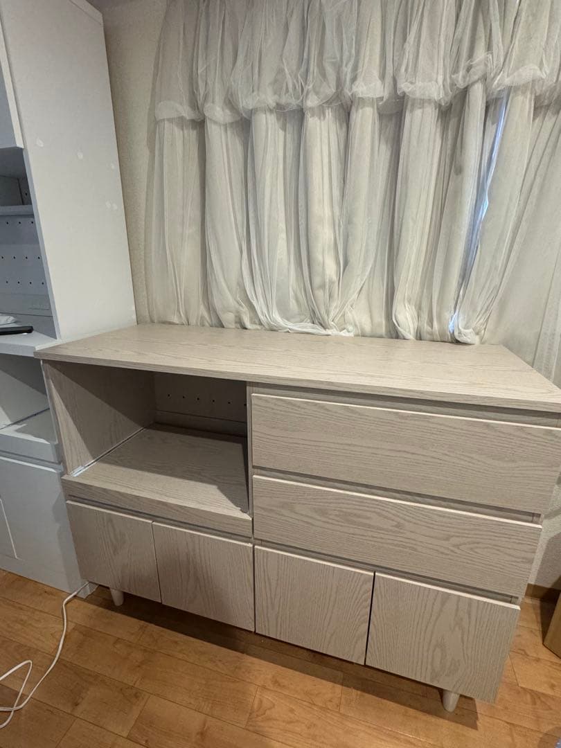 2/20で処分✨️ ほぼ新品 LOWYA ホワイトウォッシュ食器棚 レンジ台