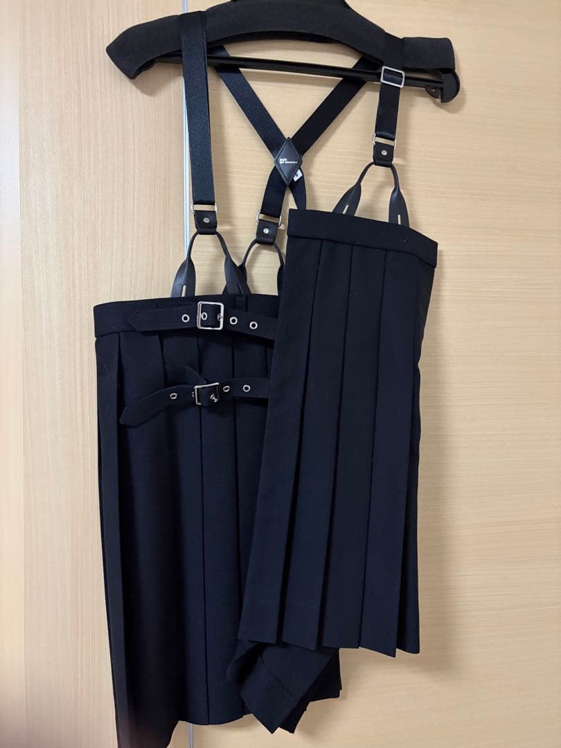 ノワールケイニノミヤ　アシンメトリー プリーツ ハーネス