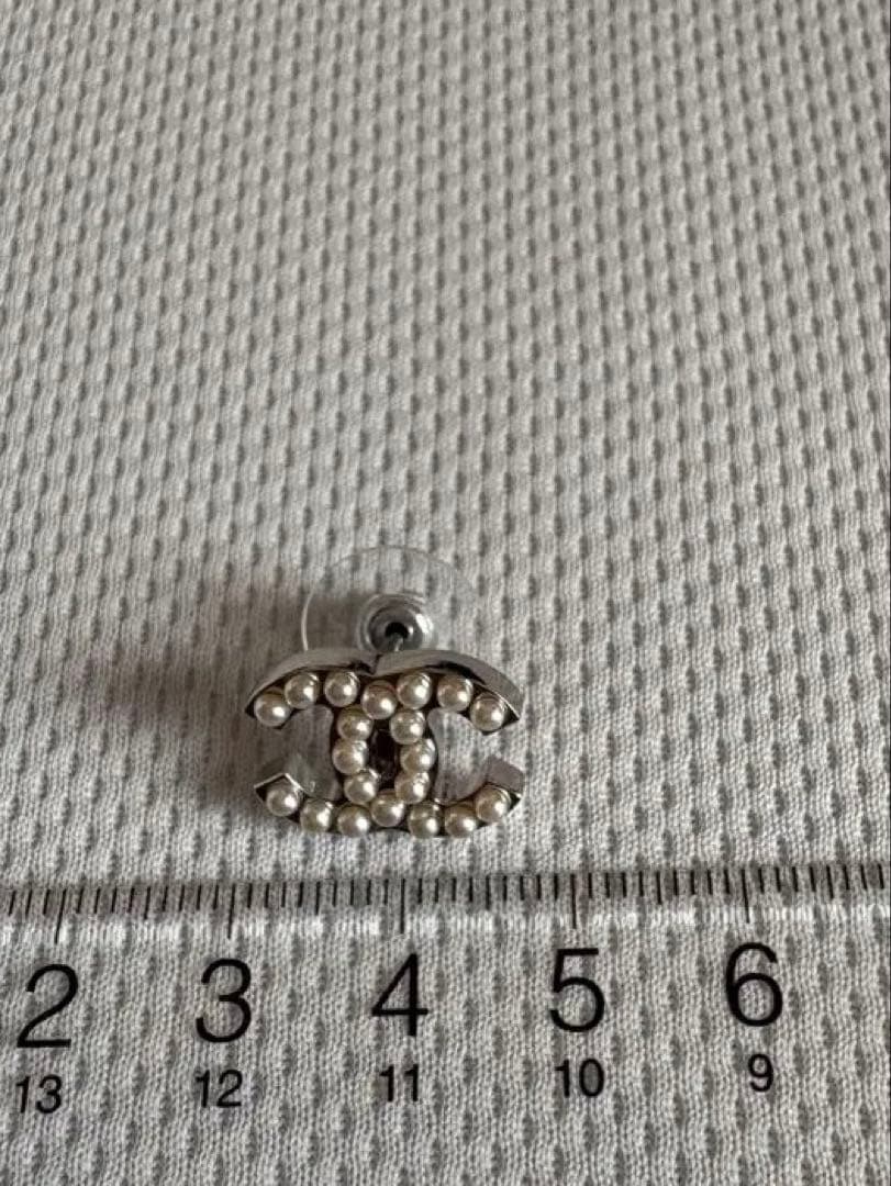 CHANEL パール付きロゴピアス　ヴィンテージ