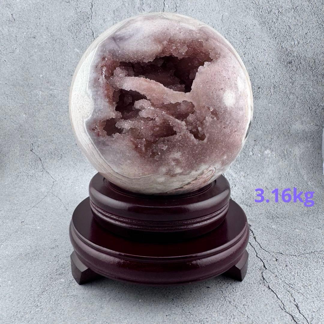 M-48天然ピンクアメジスト特大スフィア ドゥルージー晶洞 丸玉 3.16kg