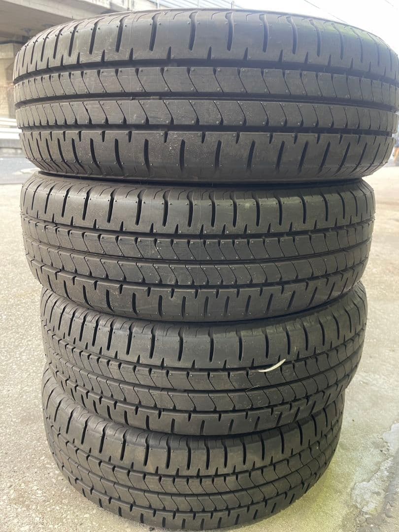 ほぼ新品　185/60R15 ブリヂストン　ニューノ　2025年製