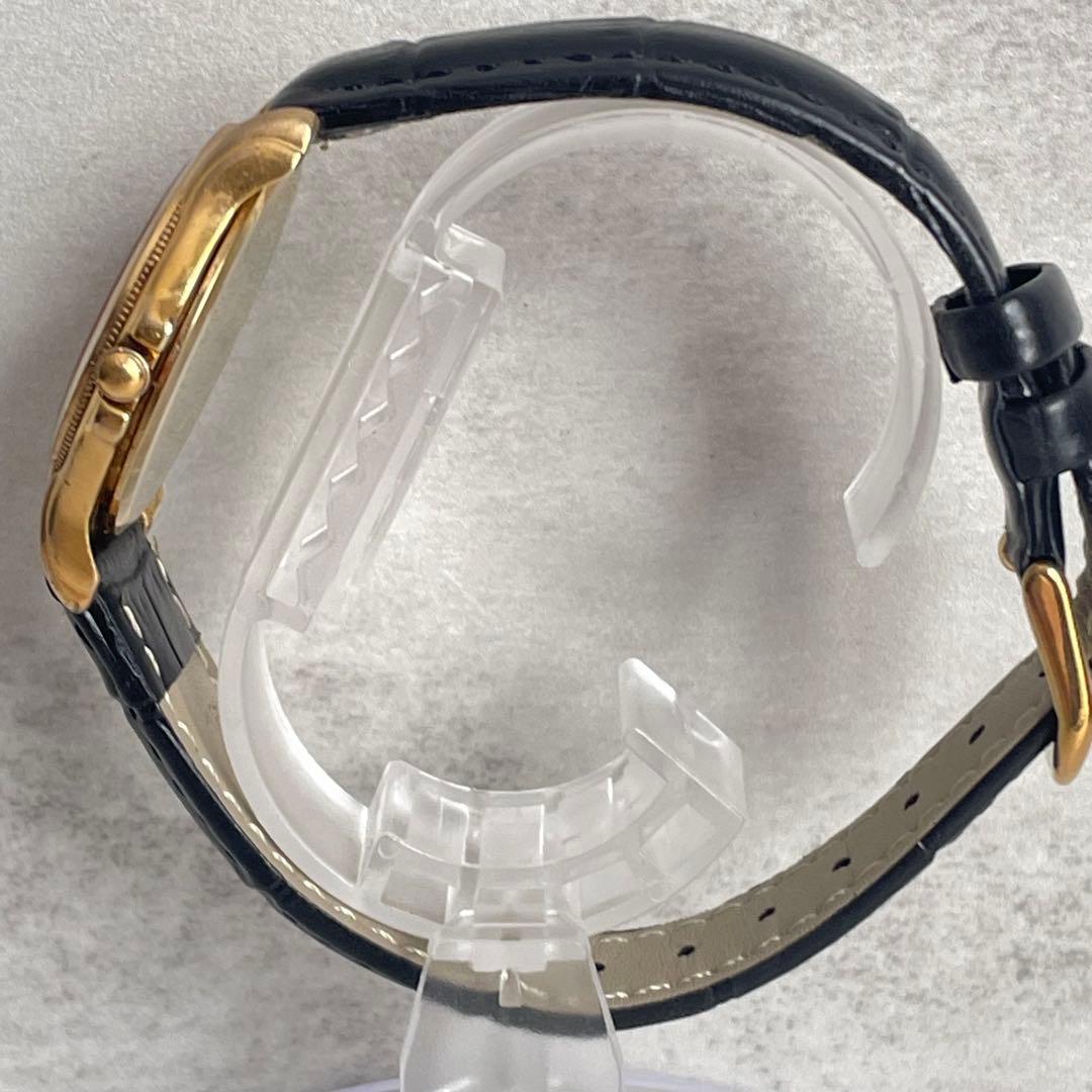 稼動品　Burberry バーバリーズ　アラビア文字盤　ゴールド　ラウンド腕時計