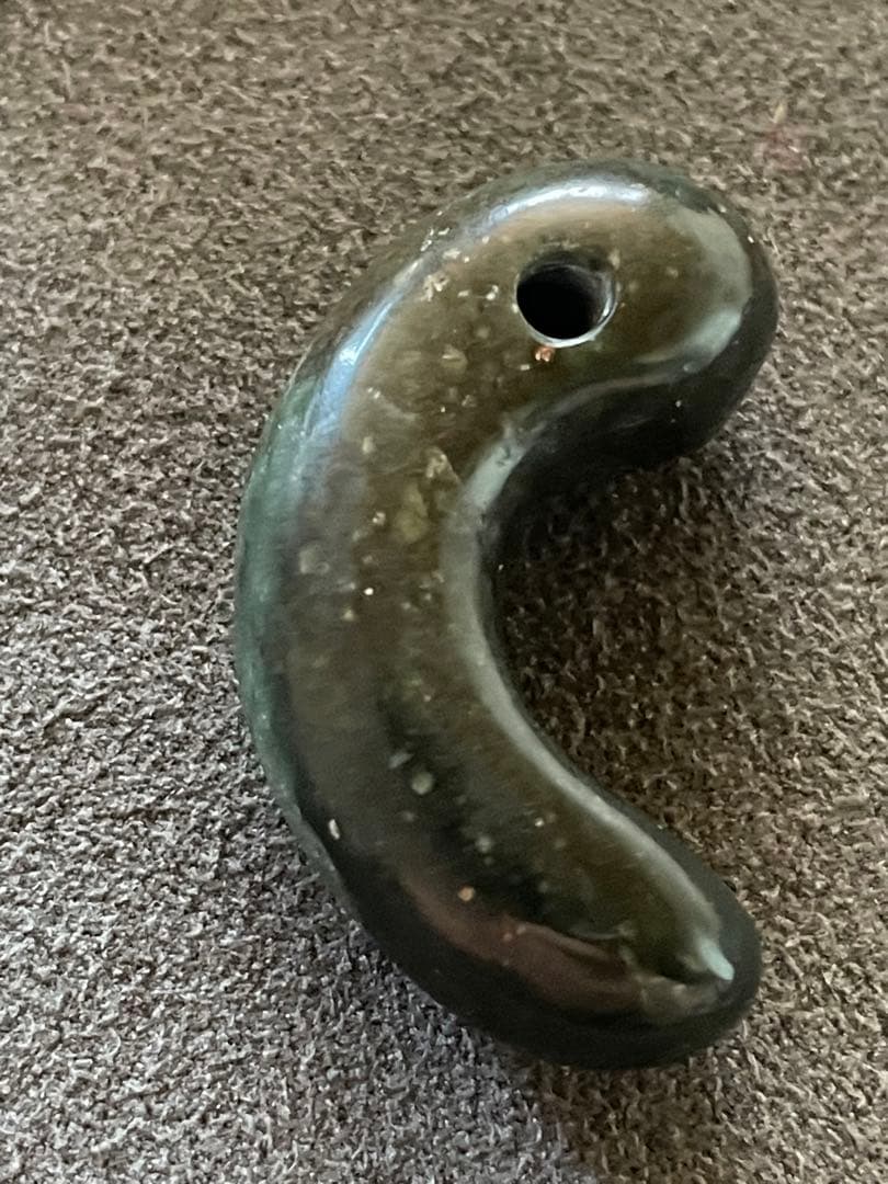 古墳時代　碧玉勾玉　出雲石　出土品