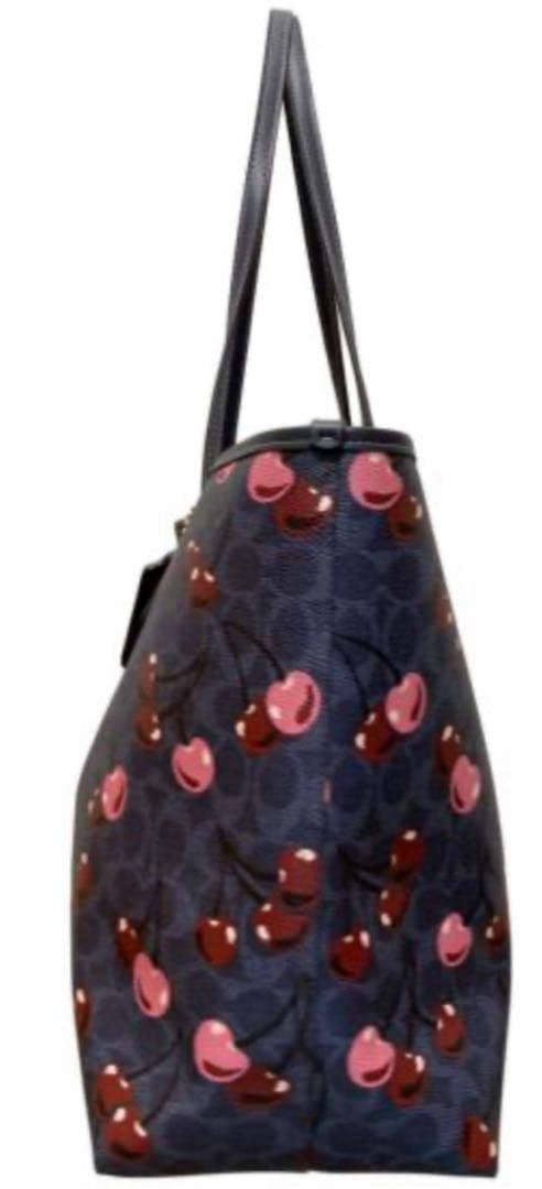 コーチ COACH チェリー柄が映える 落ち着きネイビートート
