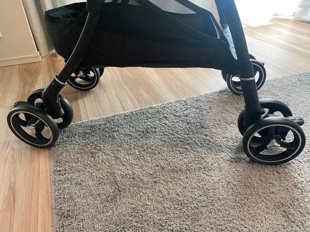 ラクーナクッションフリー　タイヤ新品