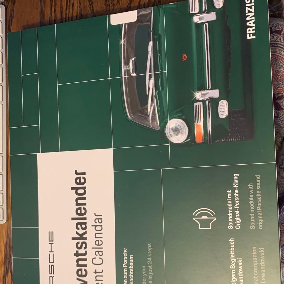 にゃんたろう様Porsche Advent Calendar