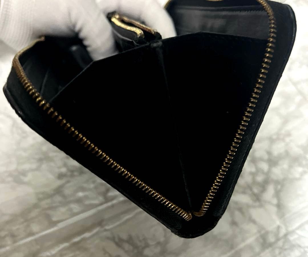 極美品BURBERRY ラウンドファスナー長財布　高級感あるオールレザー