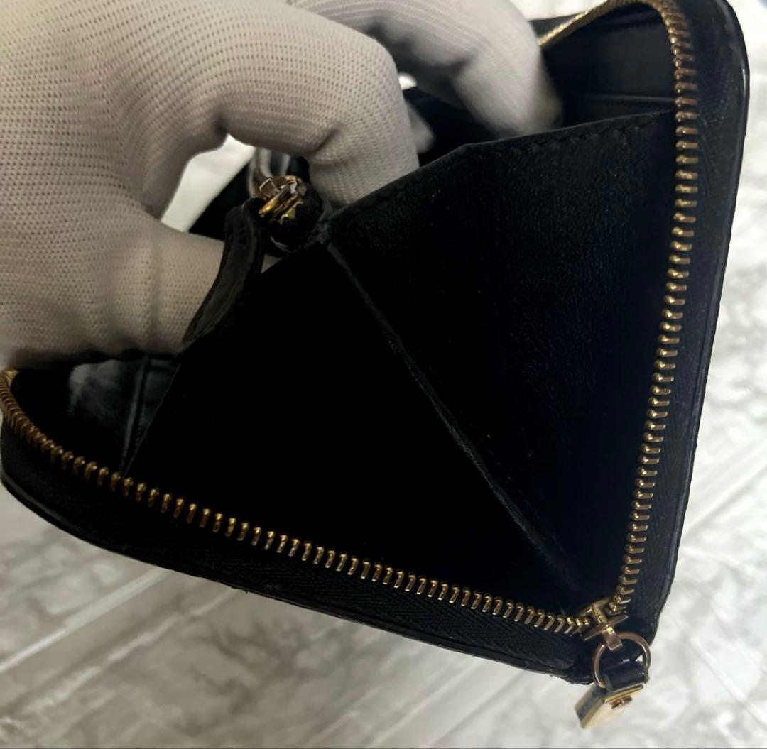 極美品BURBERRY ラウンドファスナー長財布　高級感あるオールレザー