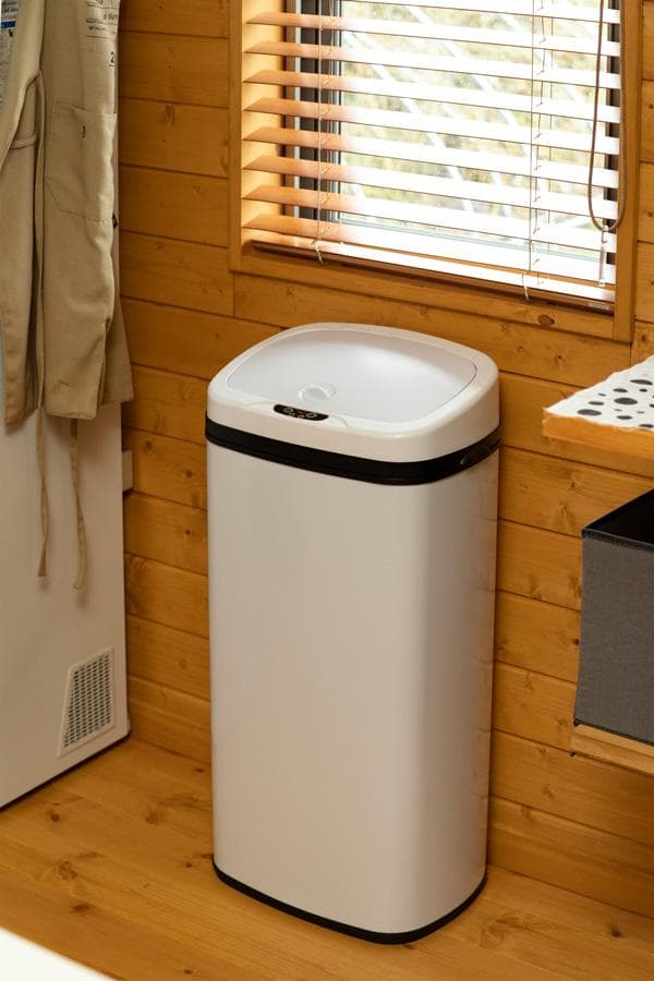 《新品・送料無料》センサー自動開閉式ダストボックス　68L