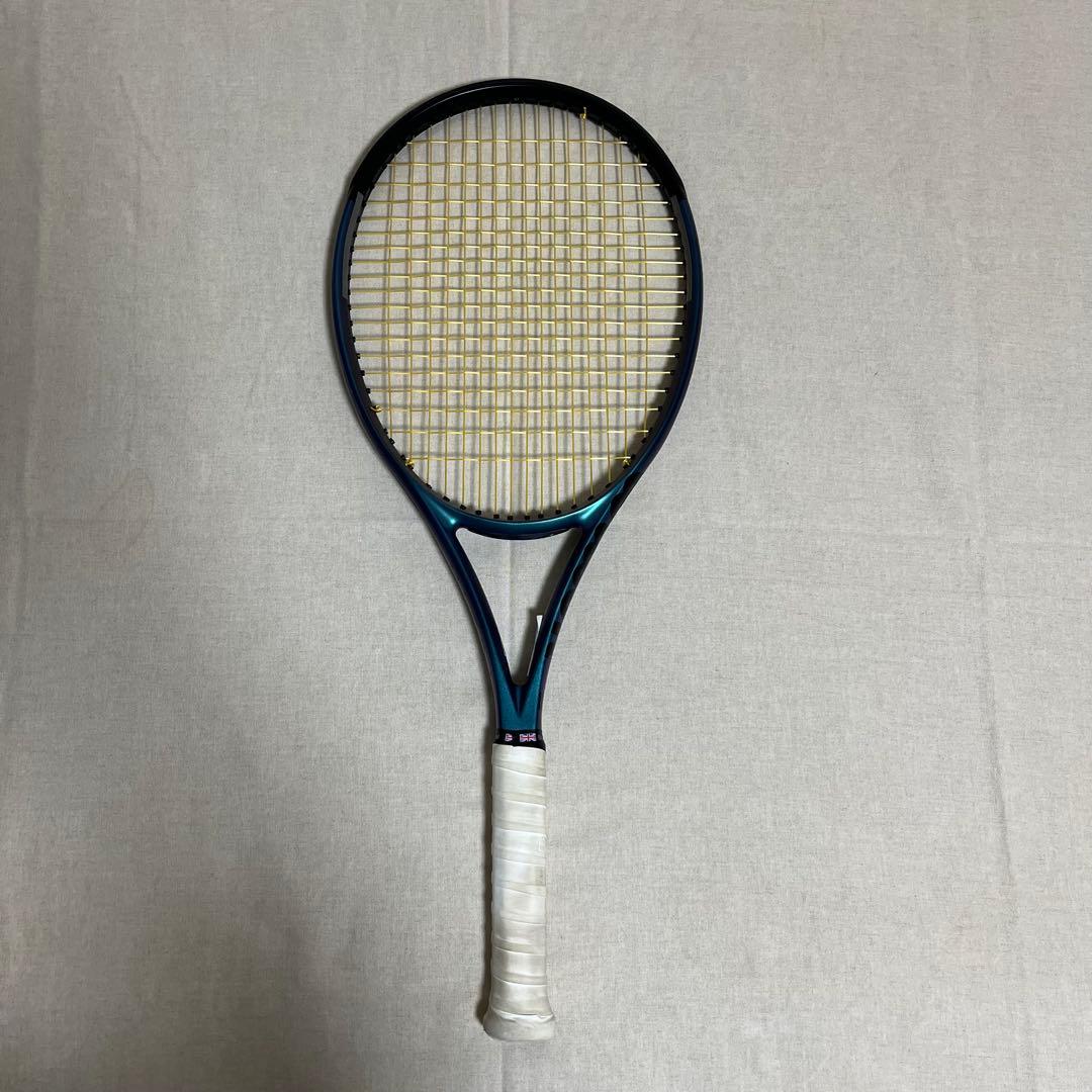 ③ Wilson Ultra 100L V4 G2テニスラケット 専用ケース付き