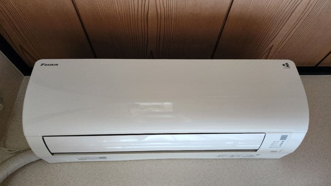 【美品・2022年製】DAIKIN　ダイキン エアコン (8畳用)