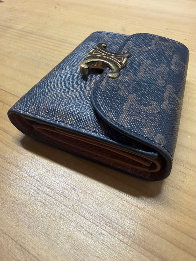 セリーヌ スモールフラップウォレット トリオンフ トリオンフキャンパス