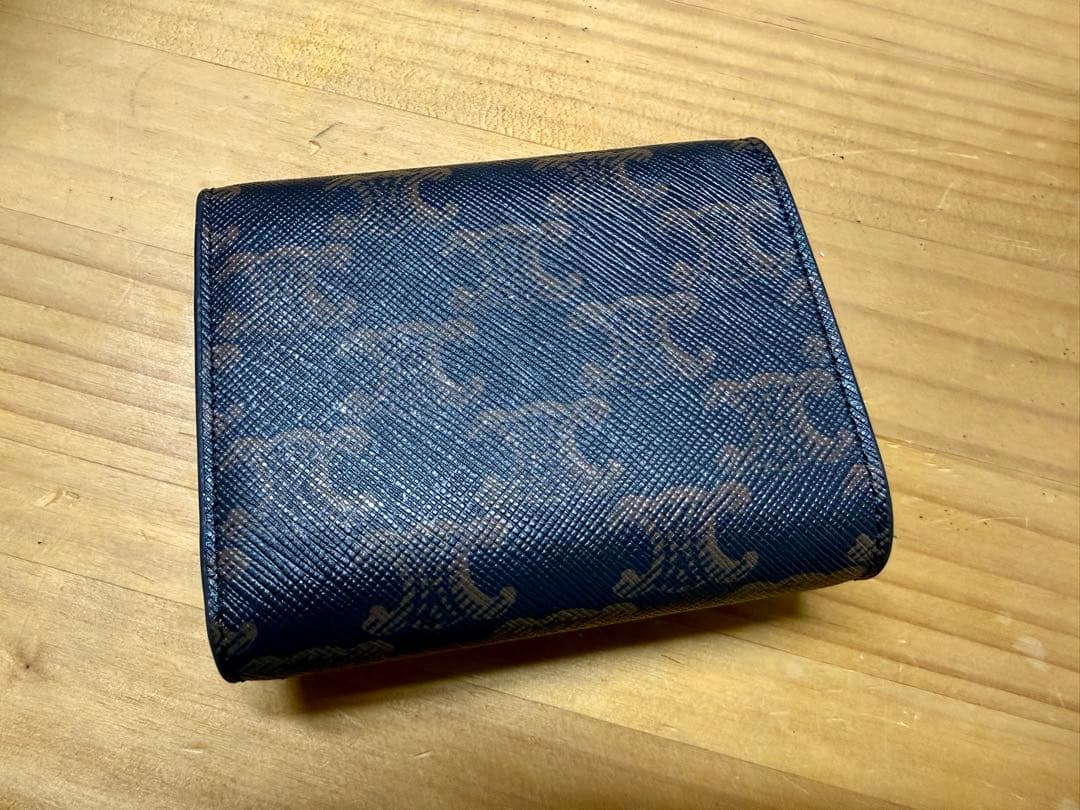 セリーヌ スモールフラップウォレット トリオンフ トリオンフキャンパス