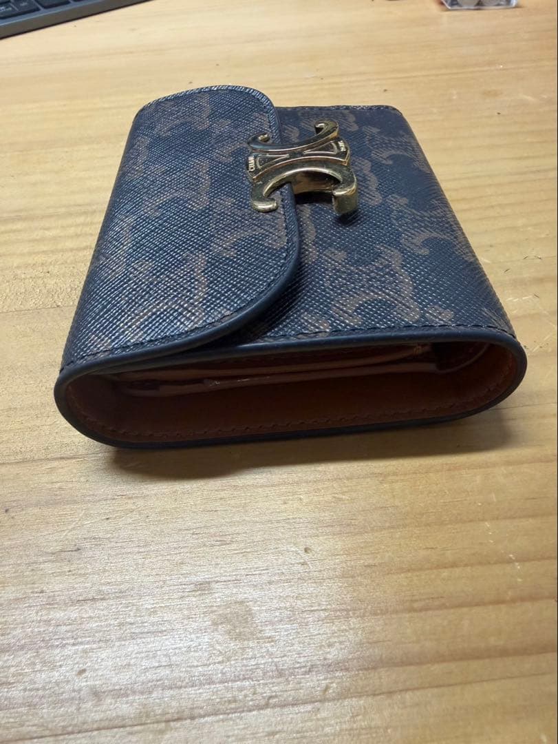 セリーヌ スモールフラップウォレット トリオンフ トリオンフキャンパス