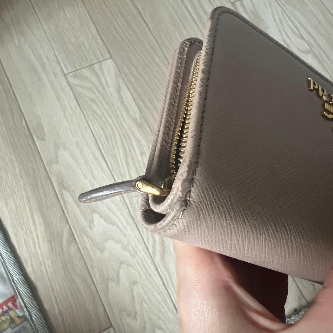 PRADA サフィアーノレザー 二つ折り財布 ベージュ