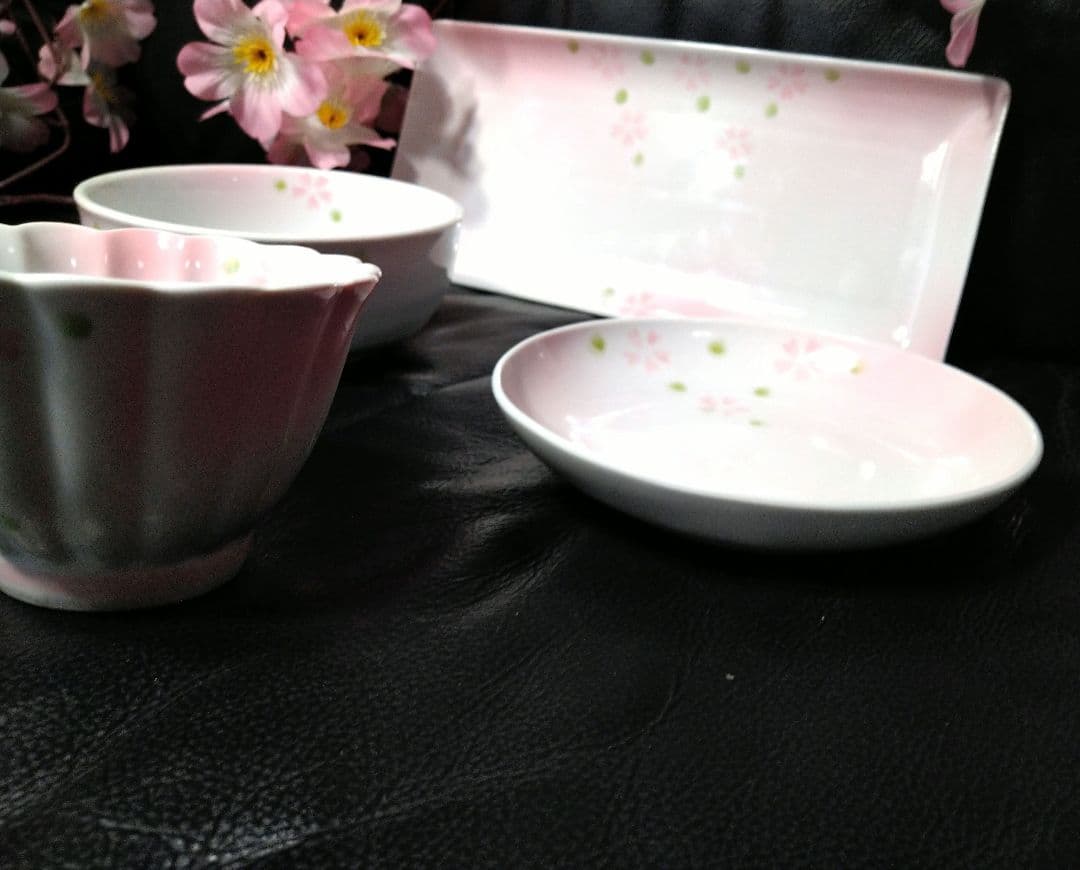 ♥素敵な桜【春のおもてなし】会席料理に⬛【有田焼・三峰窯の春桜柄長皿】⬛新品3皿