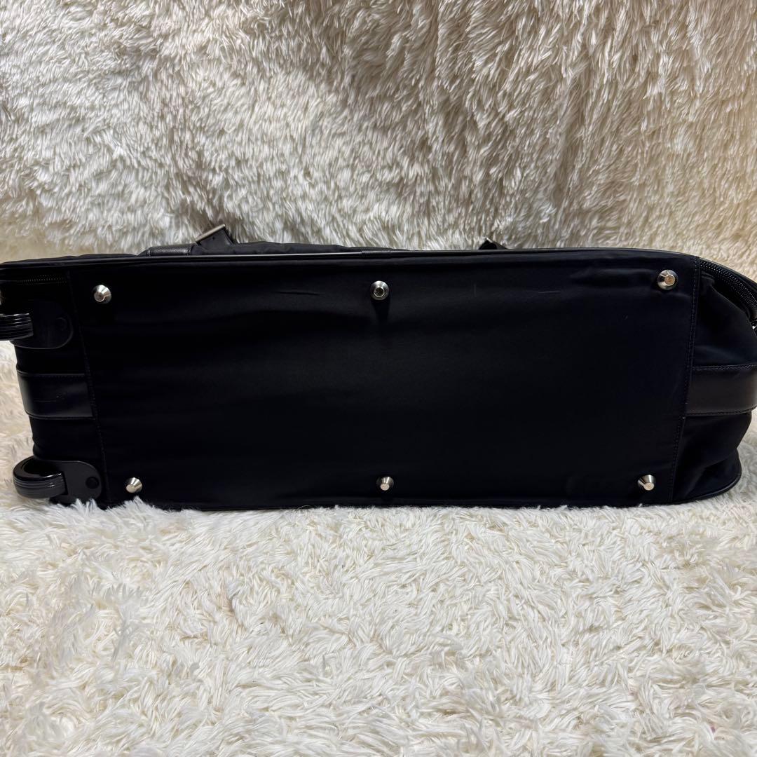 PRADA ナイロン スーツケース キャリーケース　カラー(黒) 三角ロゴ