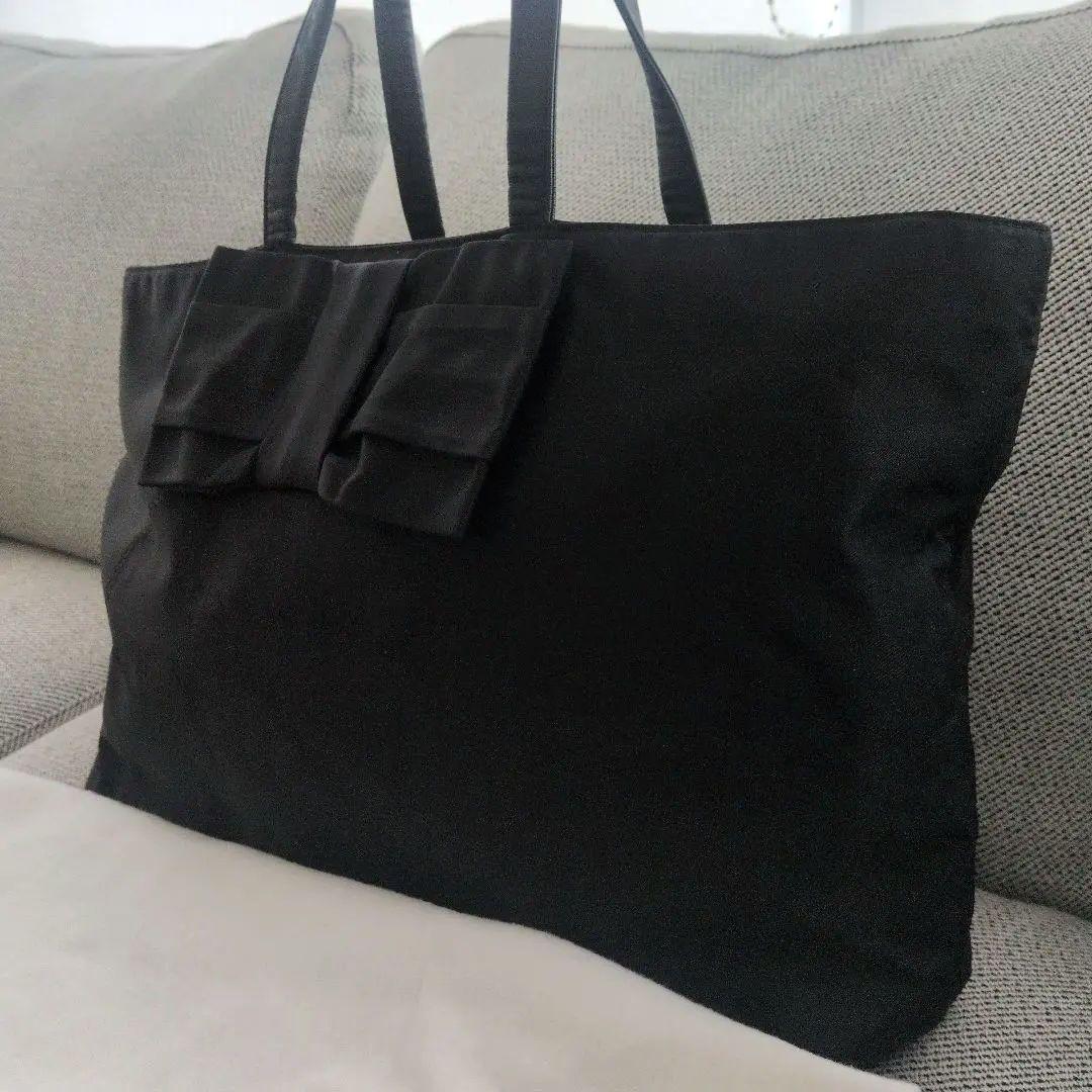 プラダ　リボン付き黒トートバッグ マザーズバッグ