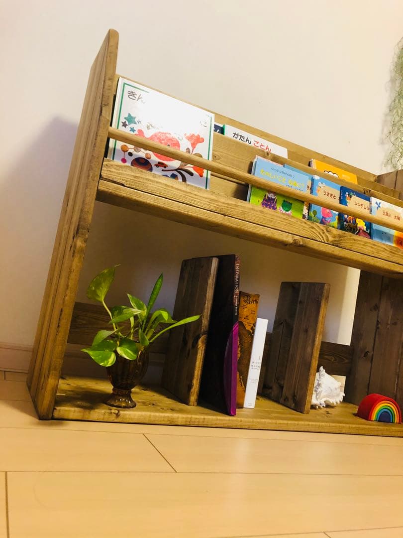 絵本棚　ブックシェルフ　本棚　無垢材家具　オーダーメイド　ハンドメイド