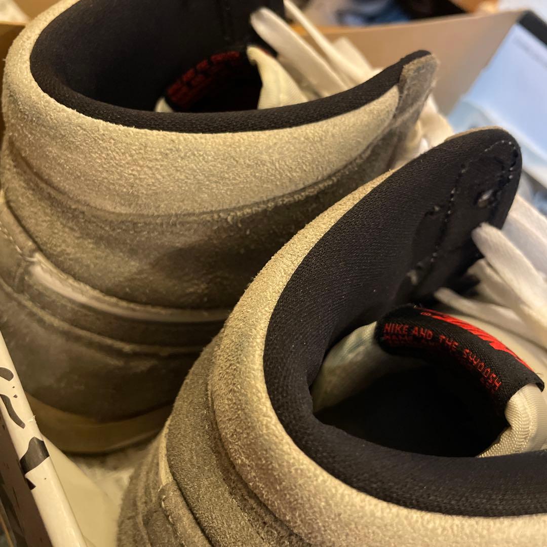 NIKE Air Jordan 1 ブラックアンドスモークグレー