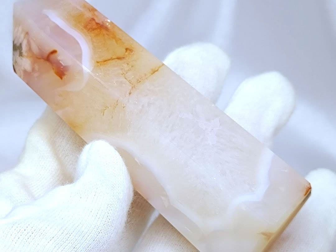 カーネリアン　桜めのう　共生　ポイント　六角柱　結晶　ミルキー　開運　厄除